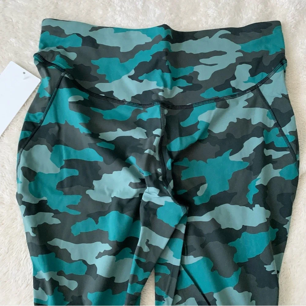 NWT Lululemon Base Pace High-Rise Running Tight 25" Camo sz 14 - Picture 6 of 10